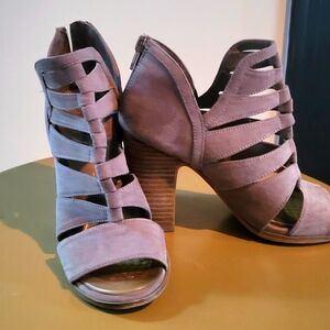 Carla strappy shoe